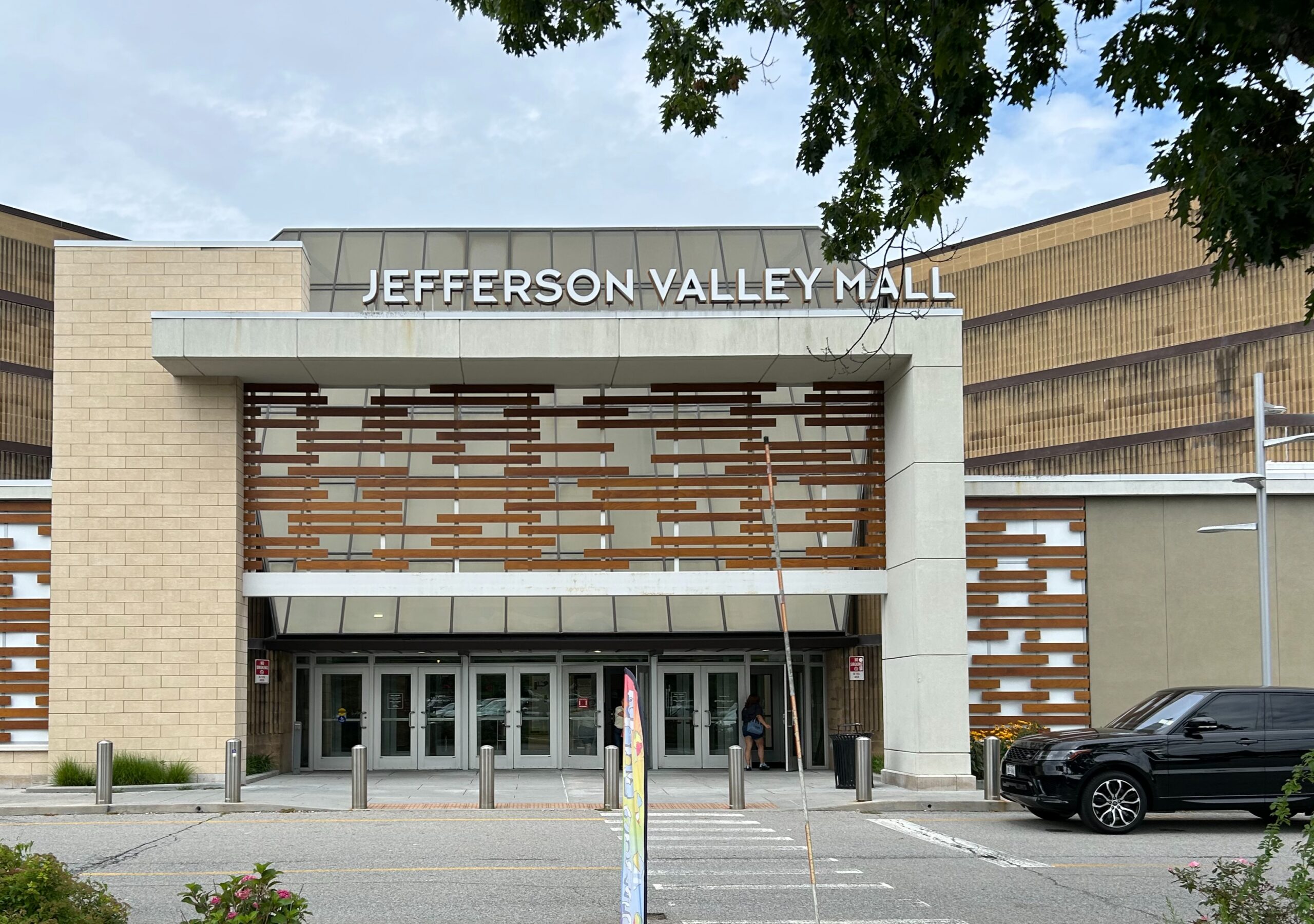 Yorktown rezones Jefferson Valley Mall for breweries, trampoline parks, and indoor recreation